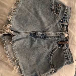Levi cut off jeans.